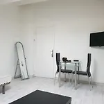 Beau *